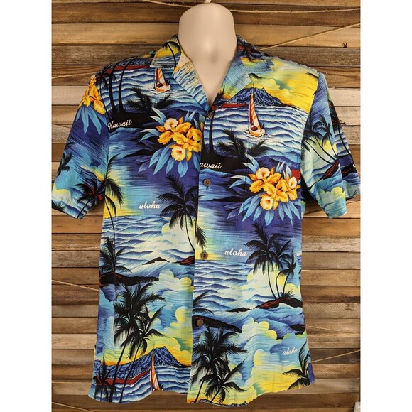 Vintage Royal Hawaiian Creations Mens Short Sleeve Hawaiian Shirt Size M USA - Picture 1 of 15